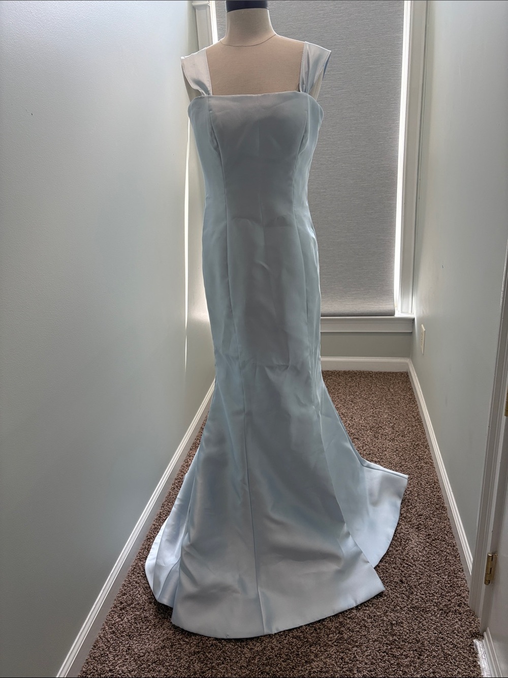 🔵 STUNNING BLUE SHERRI HILL GOWN